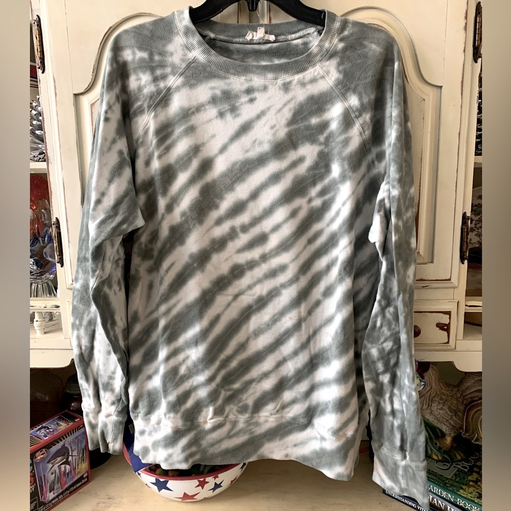 Easel tie dye sweat shirt